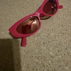 Stylish Pink Cat-Eye Sunglasses